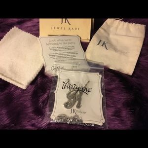 ThirtyOne Kade Necklace “R” Monogram